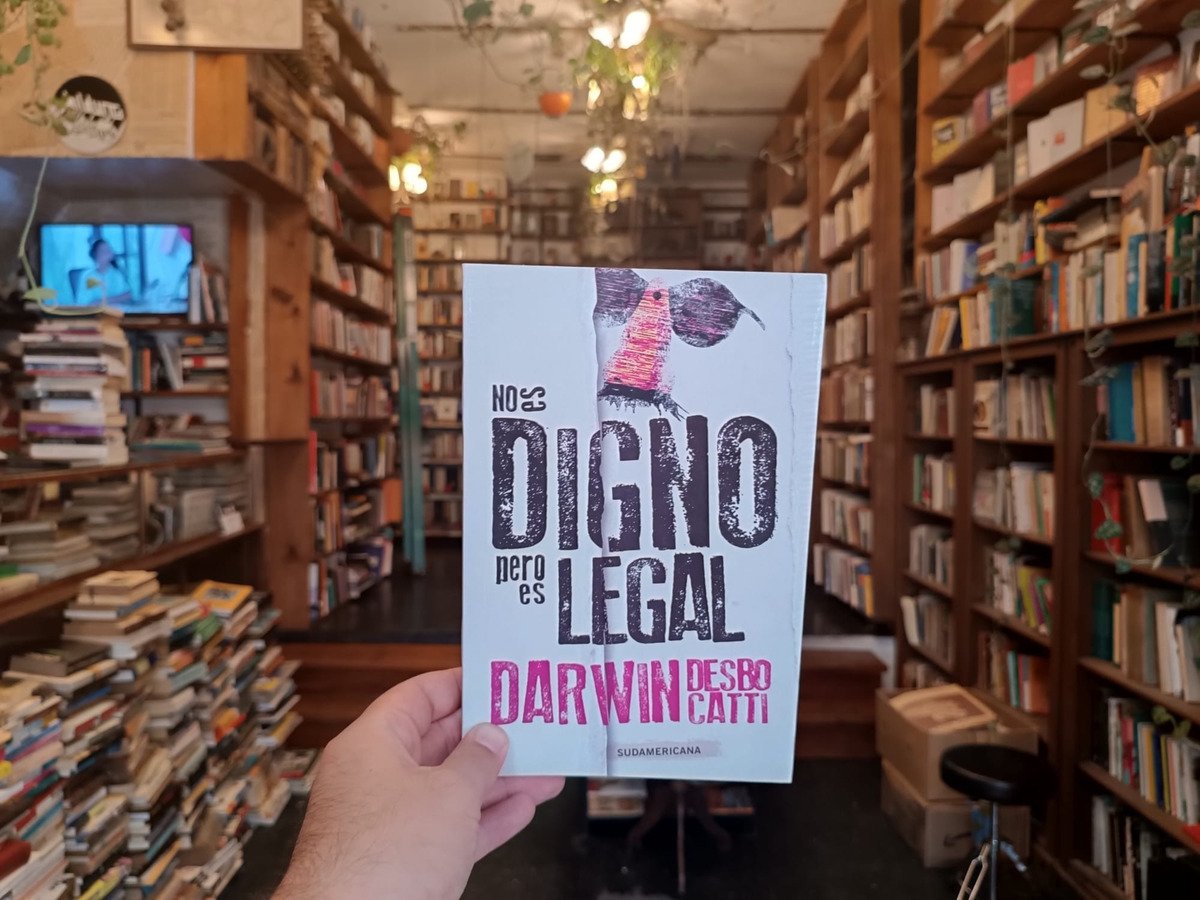 Darwin Desbocatti. No Es Digno Pero Es Legal. - Imagen 2