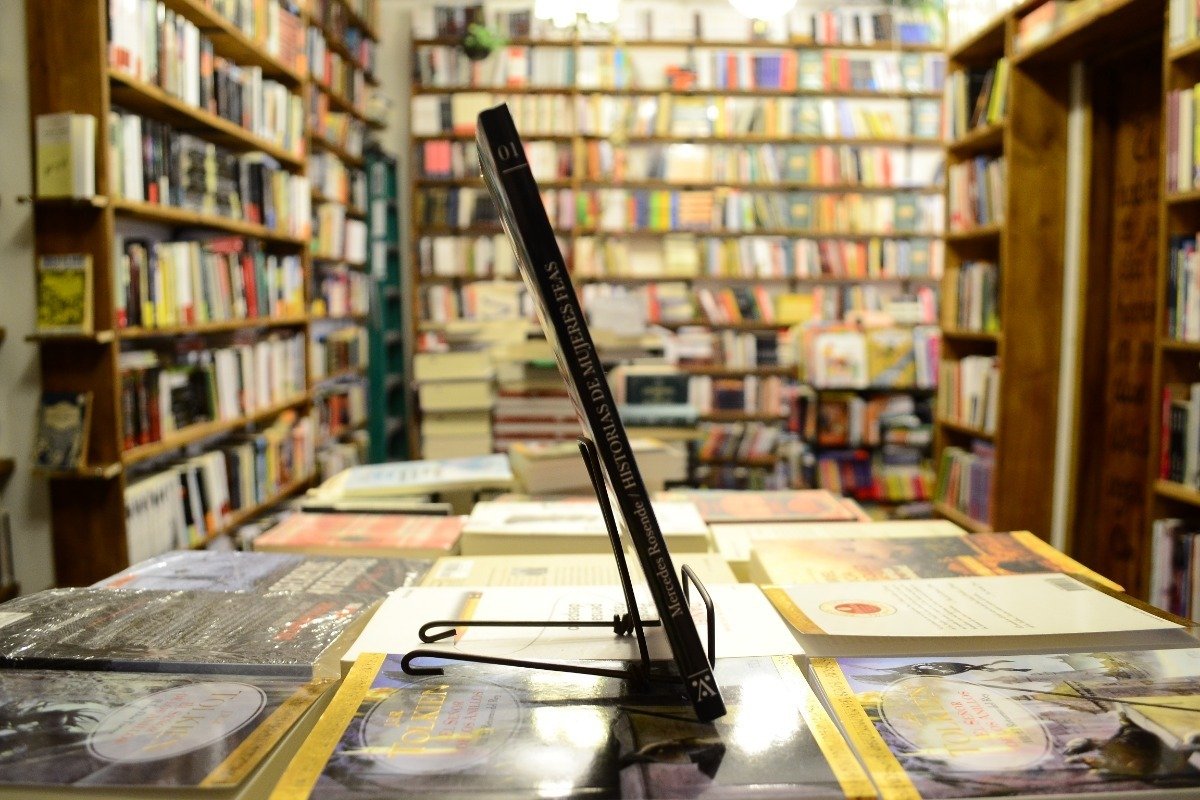 Historias De Mujeres Feas. Mercedes Rosende. - Imagen 2