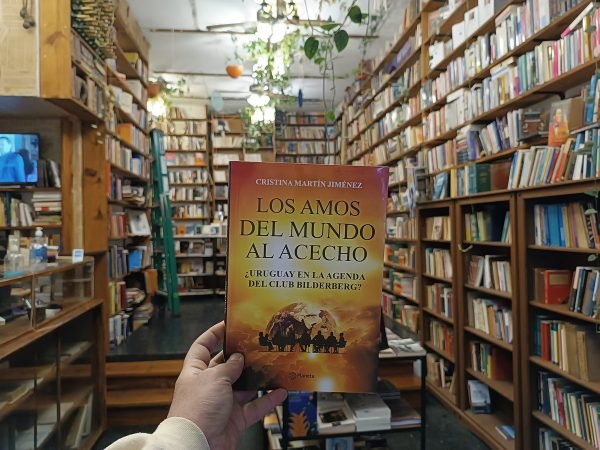 Los Amos Del Mundo Al Acecho. Cristina Martín Jiménez.