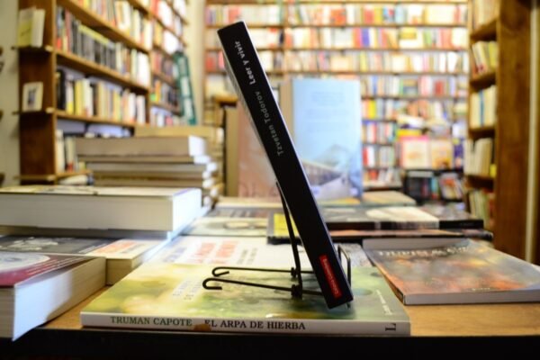 Leer Y Vivir. Tzvetan Todorov. - Imagen 2