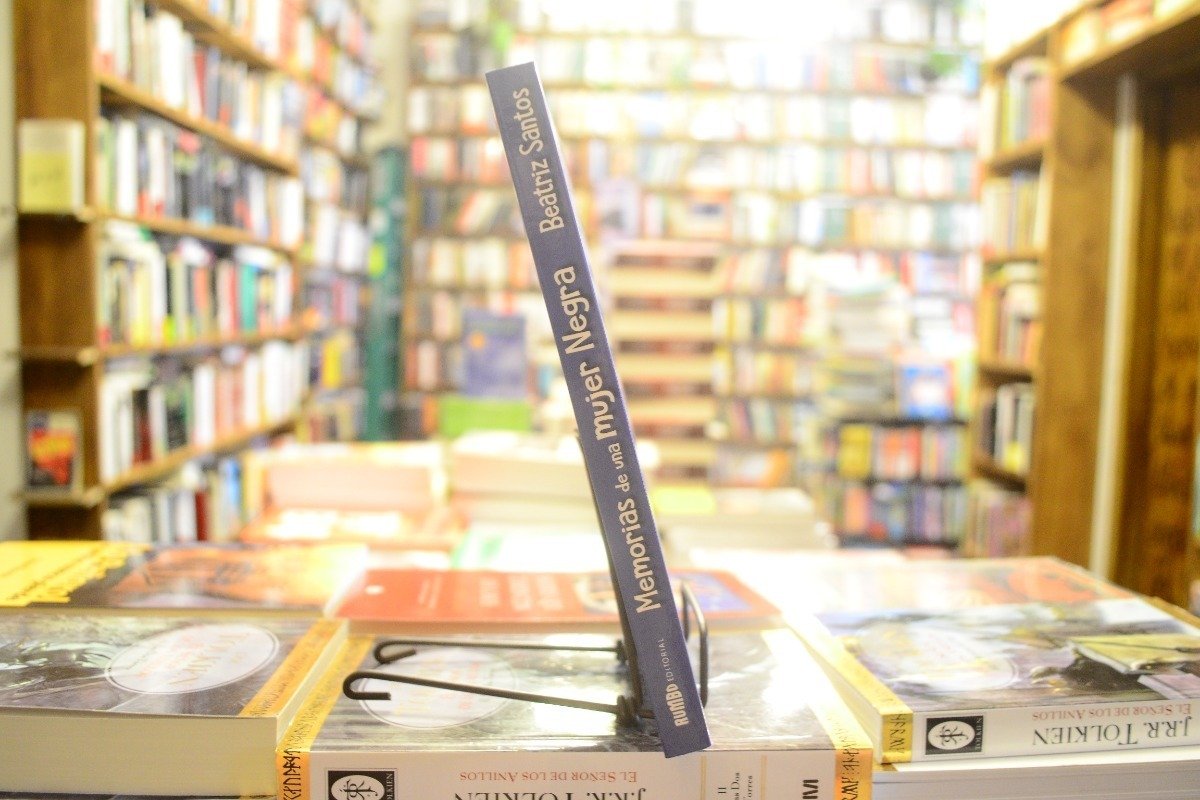 Memorias De Una Mujer Negra. Beatriz Santos. - Imagen 2