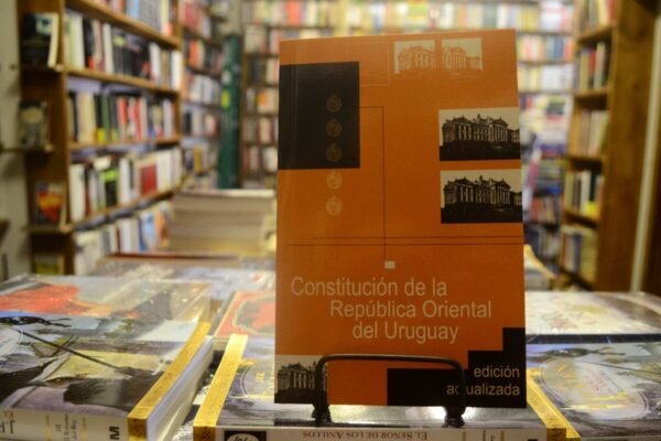 Constitución De La República Oriental Del Uruguay. - Imagen de 4
