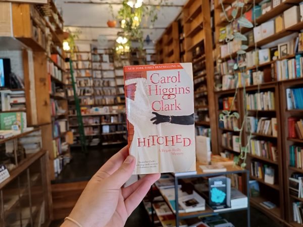 Hitched. Carol Higgins Clark.