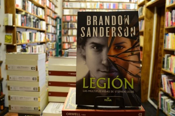 Las Múltiples Vidas De Stephen Leeds. Brandon Sanderson.