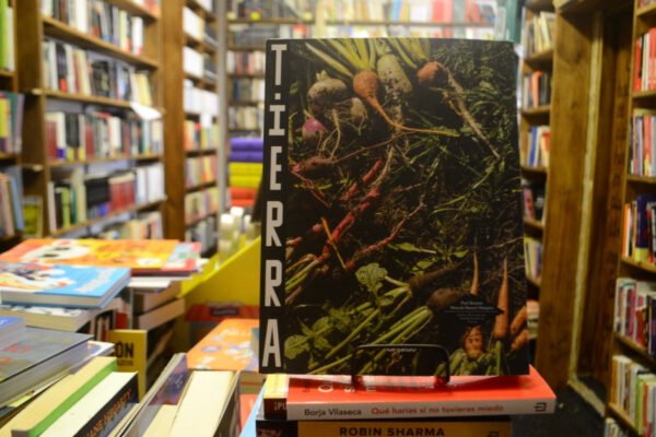 Tierra. Paul Bennett - Marcela Baruch Mangino.