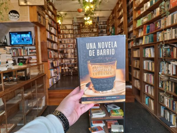 Una Novela De Barrio. Francisco González Ledesma.