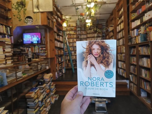 Álbum De Moda. Nora Roberts.