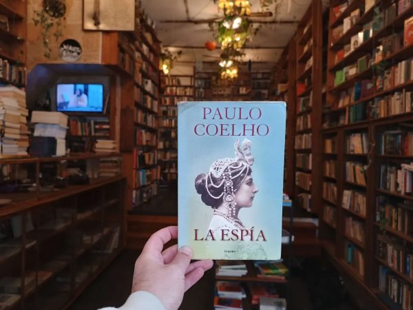 La Espía. Paulo Coelho.
