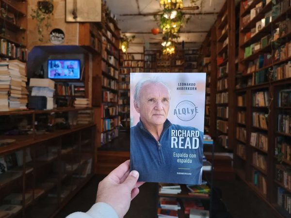 Richard Read. A L Q L Y E. Espalda Con Espalda.