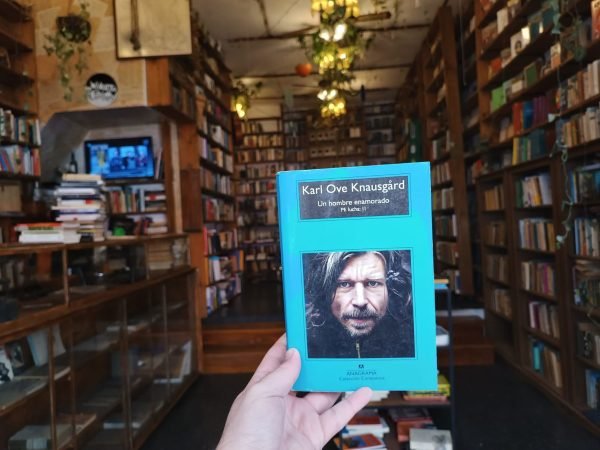 Un Hombre Enamorado. Mi Lucha 2. Karl Ove Knausgard.
