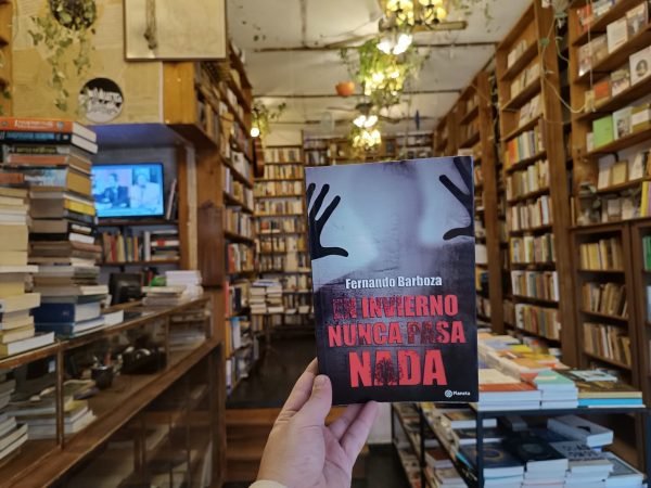En Invierno Nunca Pasa Nada. Fernando Barboza.