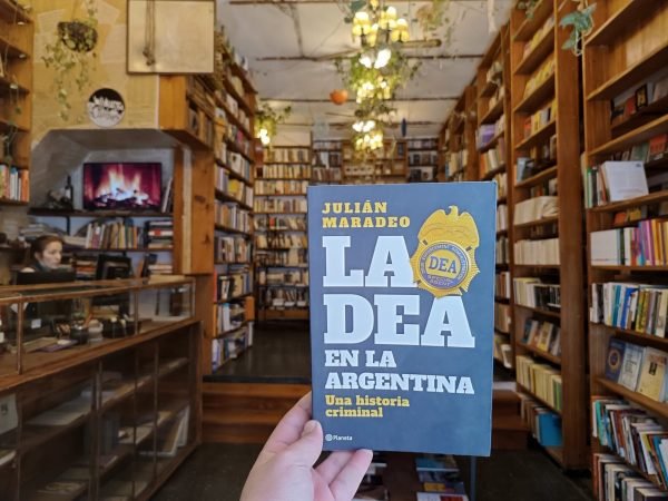 La Dea En La Argentina. Julián Maradeo.