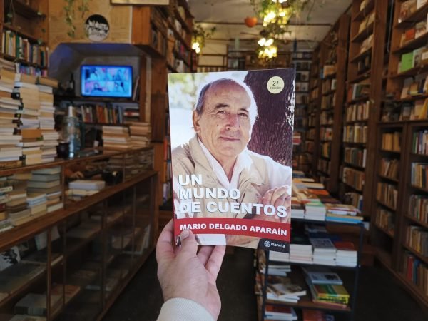 Un Mundo De Cuentos. Mario Delgado Aparaín.