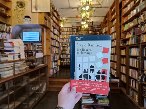 Ese Día Cayó En Domingo. Sergio Ramírez.