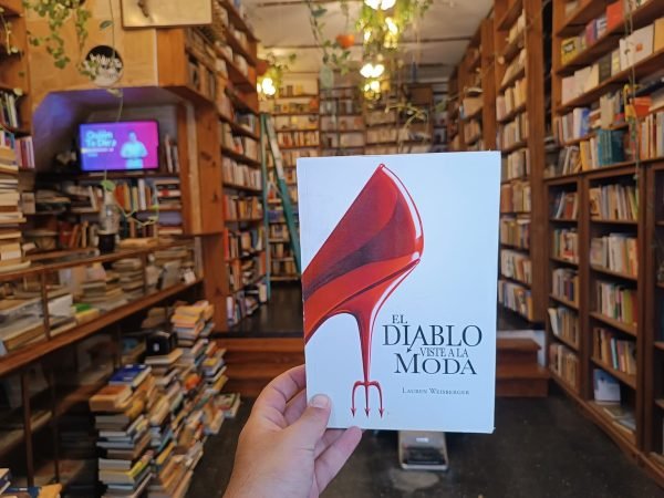 El Diablo Viste A La Moda. Lauren Weisberger.