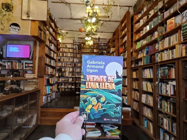 Viernes De Luna Llena. Gabriela Armand Ugon.
