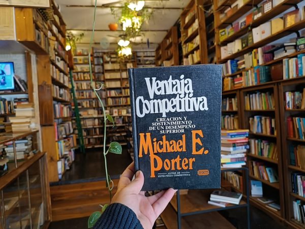 Ventaja Competitiva. Michael E. Porter.