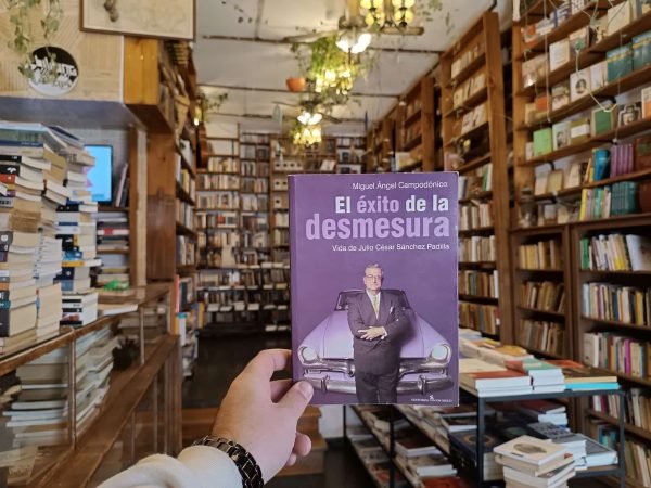 El Éxito De La Desmesura. Miguel Ángel Campodónico.