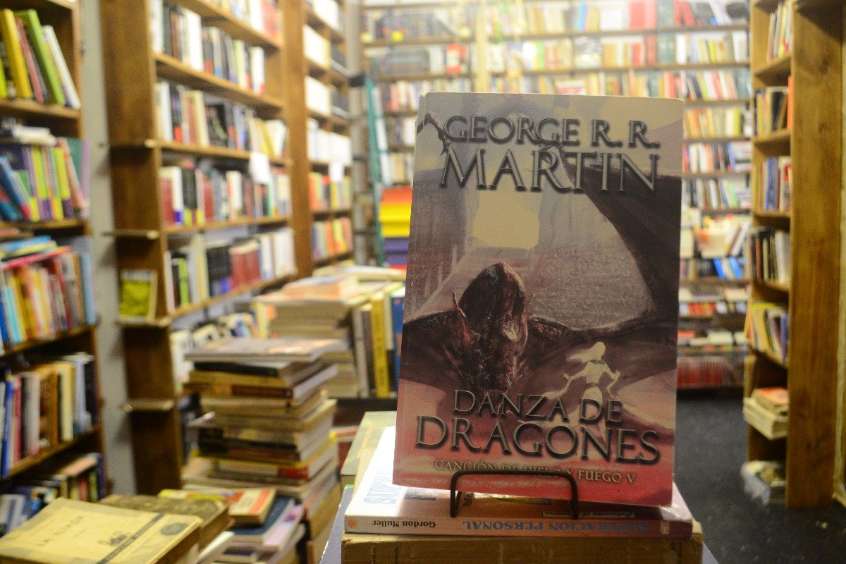 Danza De Dragones. George R. R. Martín. - Imagen 2